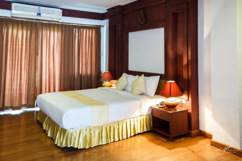 Gassan Legacy Golf Club Hotel Lamphun Exterior foto