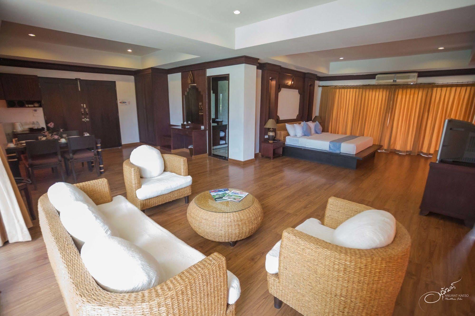 Gassan Legacy Golf Club Hotel Lamphun Exterior foto